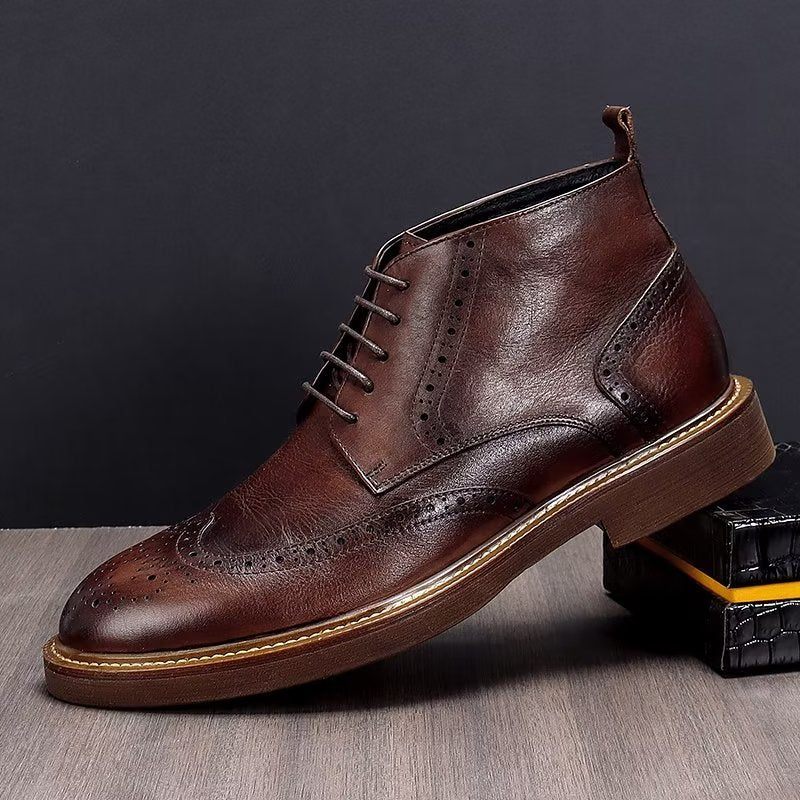 Botas Masculinas Chiques Couro Com Cordões - Café