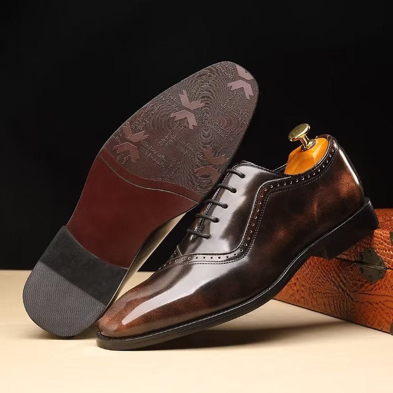 Sapatos Formais Masculinos Com Elegância Em Relevo Dedo Apontado Elegante Oxford - Café