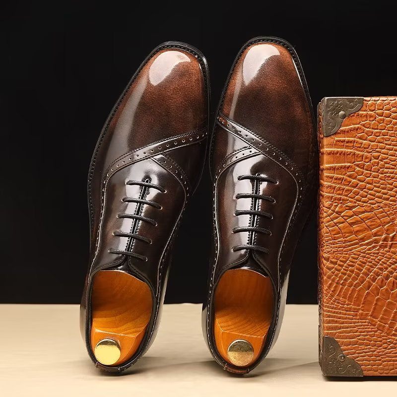 Sapatos Formais Masculinos Com Elegância Em Relevo Dedo Apontado Elegante Oxford - Café
