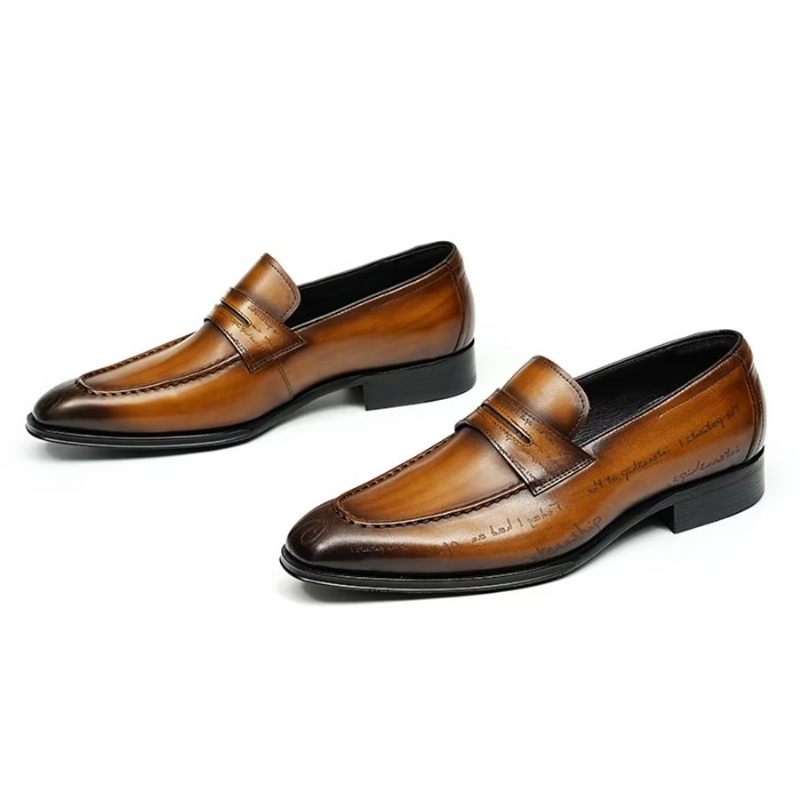 Sapatos Formais Masculinos Elegantes Esculpidos Em Couro Britânico Executivos - Marrom
