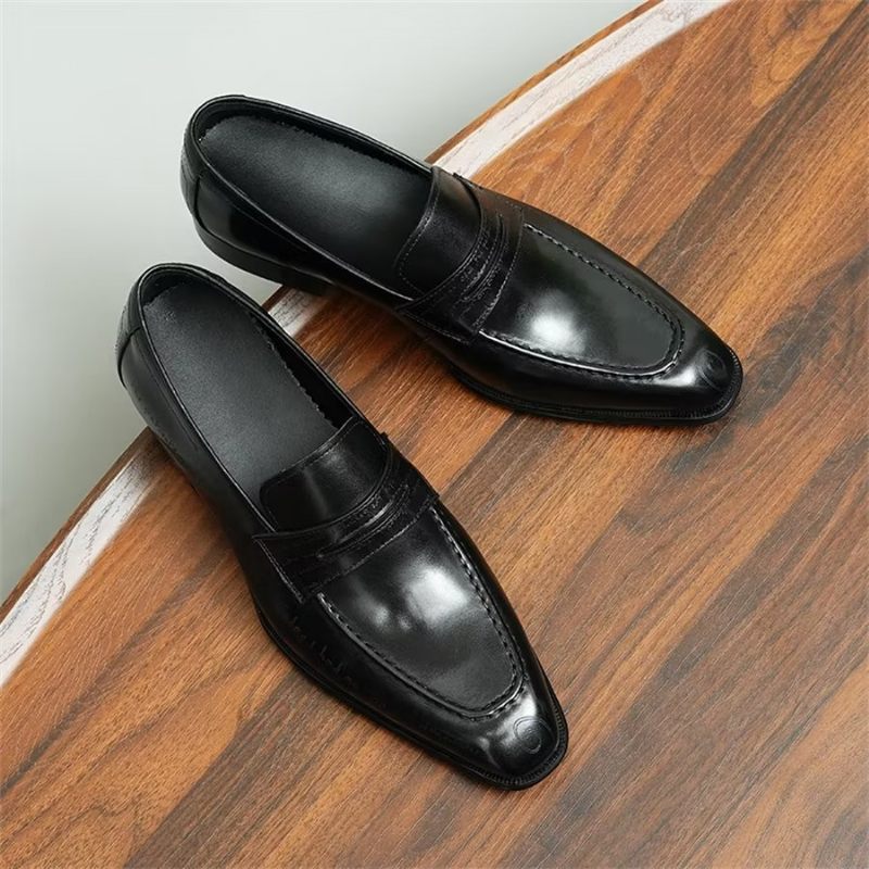 Sapatos Formais Masculinos Elegantes Esculpidos Em Couro Britânico Executivos - Preto
