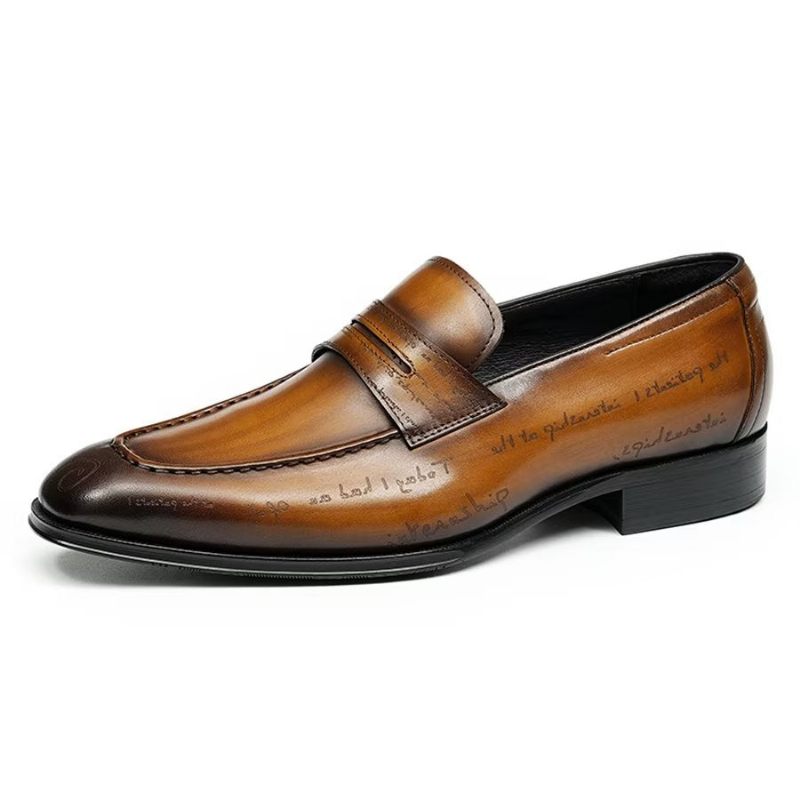 Sapatos Formais Masculinos Elegantes Esculpidos Em Couro Britânico Executivos - Marrom